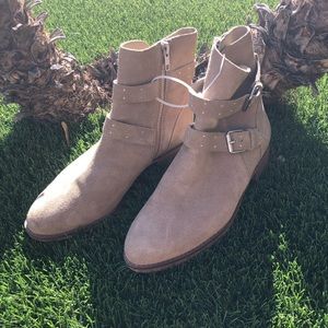 BP. Nordstrom Tan Ankle Suede Booties